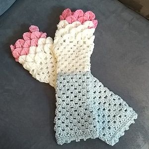 Crochet handmade dragon scale fingerless gloves